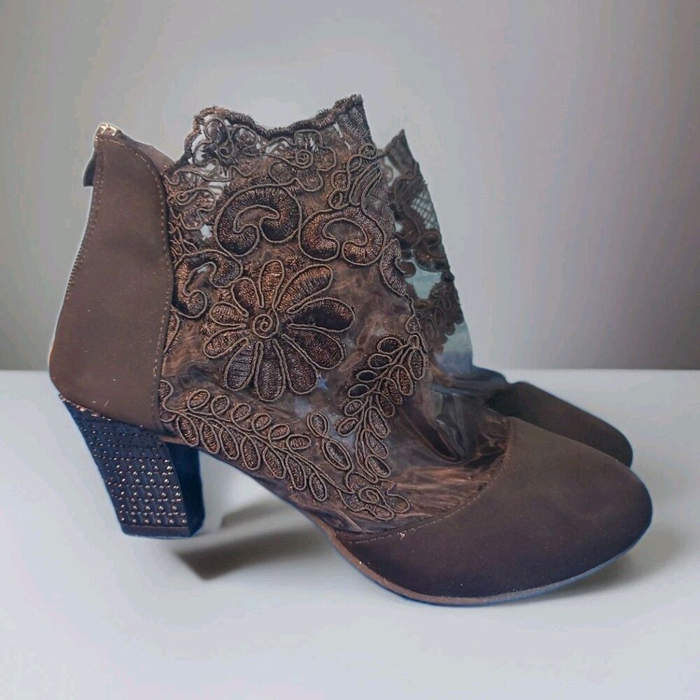 Women Heeled Booties Sz 41  Black Floral Mesh Whimsy Goth Fairy Romantic Zipped